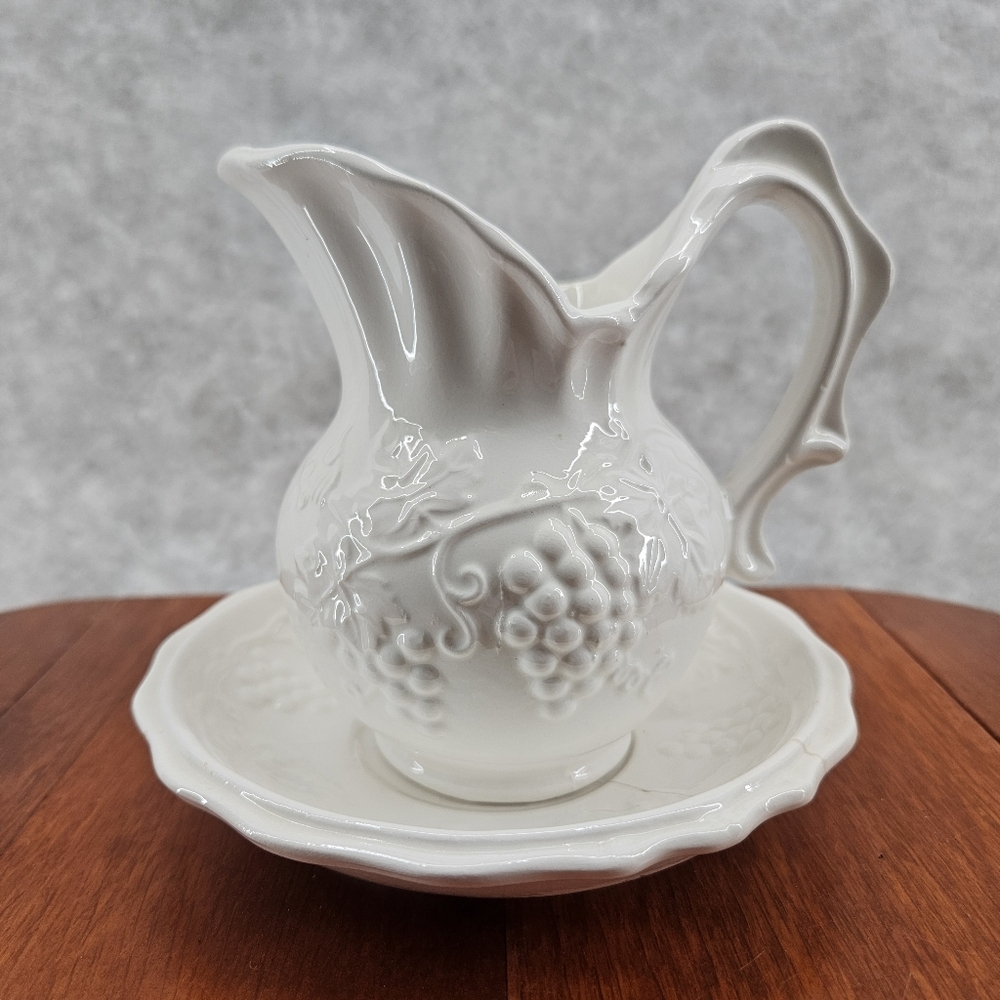 RARE Vintage Enesco Pitcher & Bowl‎ White Gloss Embossed Floral Leaf Japan